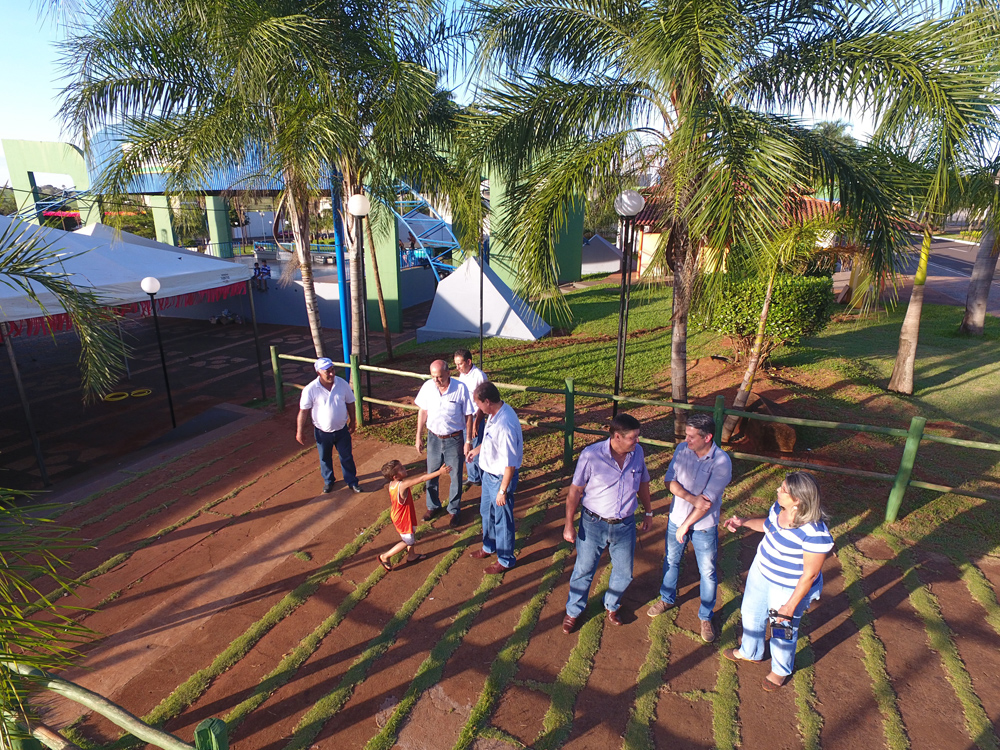 Os preparativos para o Carnaval Santa Vitória 2017