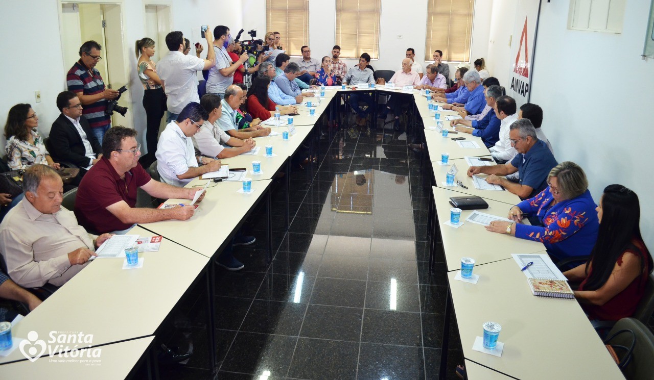 Em decisão unânime dos representantes das prefeituras as aulas na rede municipal são adiadas para março