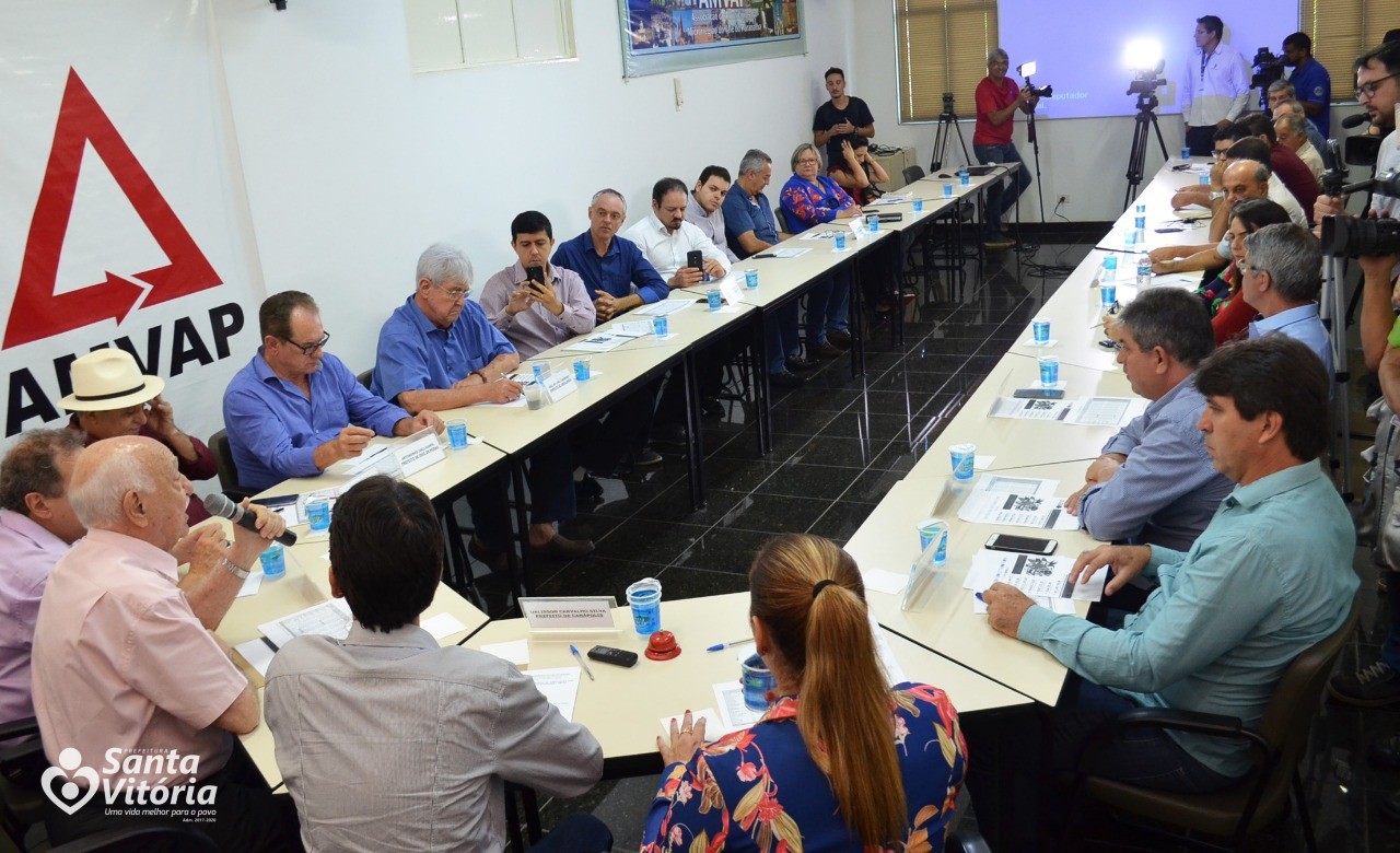 Em decisão unânime dos representantes das prefeituras as aulas na rede municipal são adiadas para março